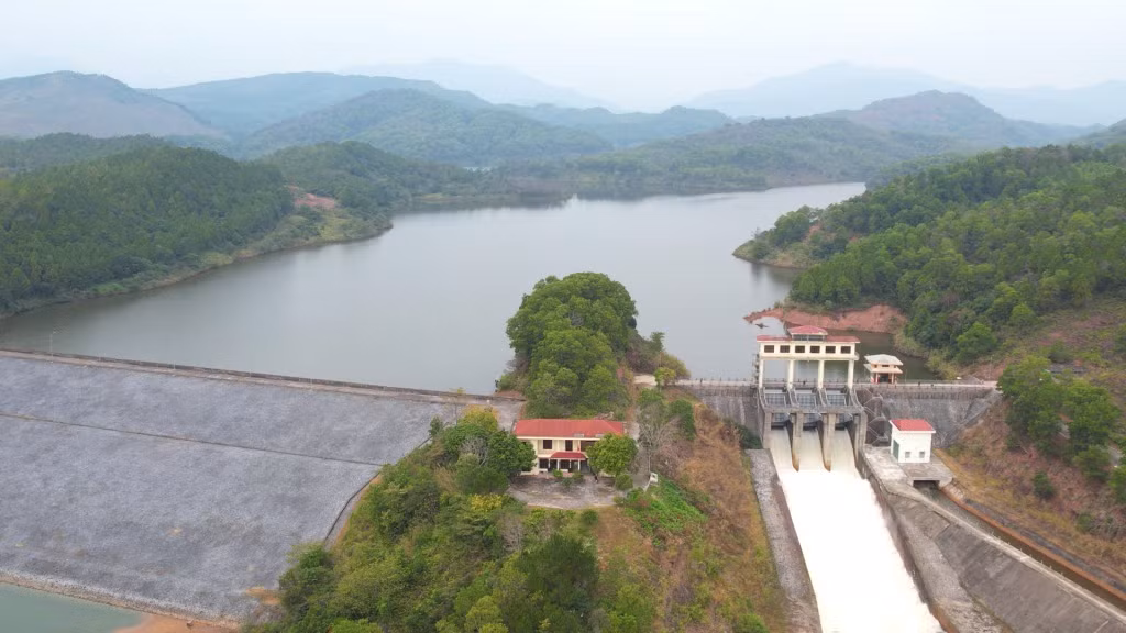 Hồ chứa nước Tràng Vinh (TP Móng Cái).