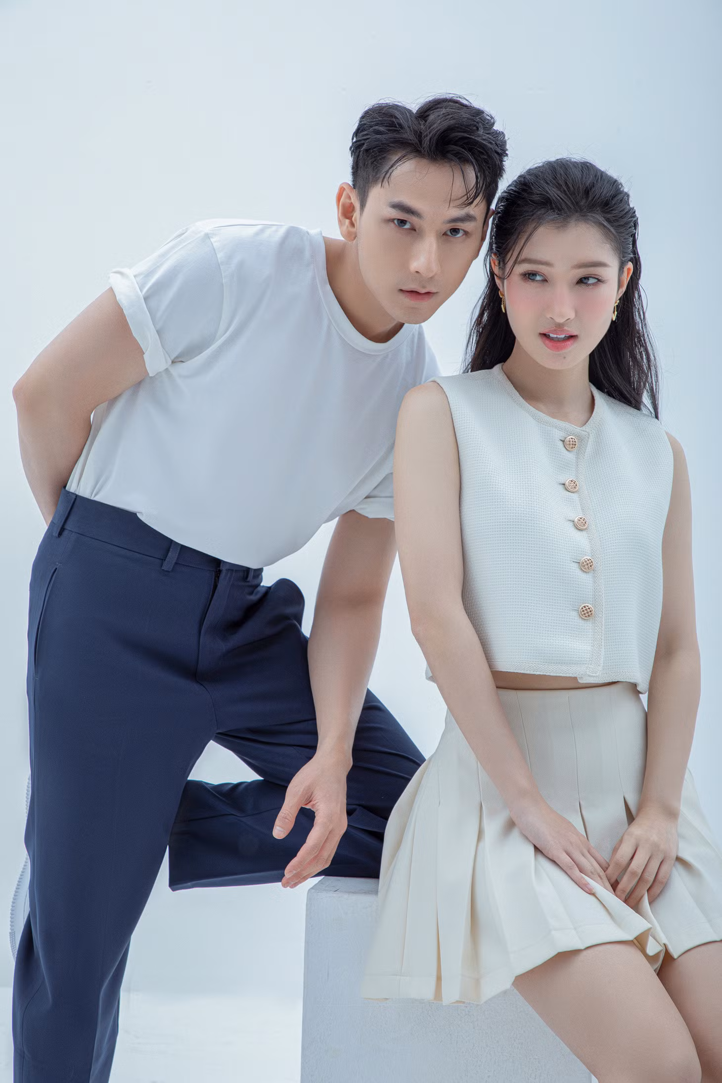 Trả lời câu hỏi: "Sau khi hợp tác cùng nhau, Phương Nhi có còn ái mộ Isaac như trước?", cô cho hay: "Nghệ sĩ nam tôi muốn làm việc cùng nhất vẫn chỉ có anh Isaac".