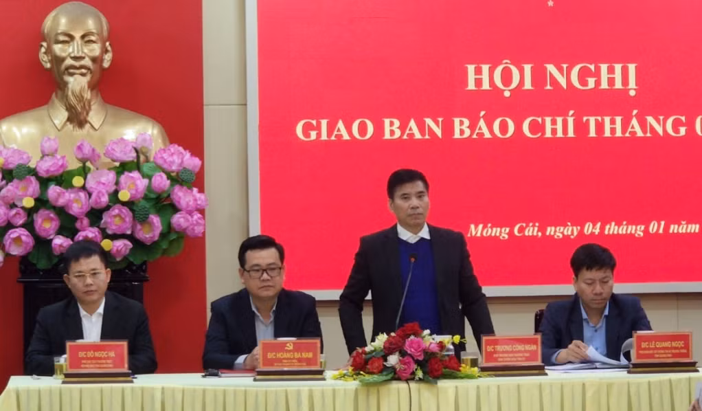 Lãnh đạo Ban Tuyên giáo Tỉnh ủy phát biểu tại hội nghị