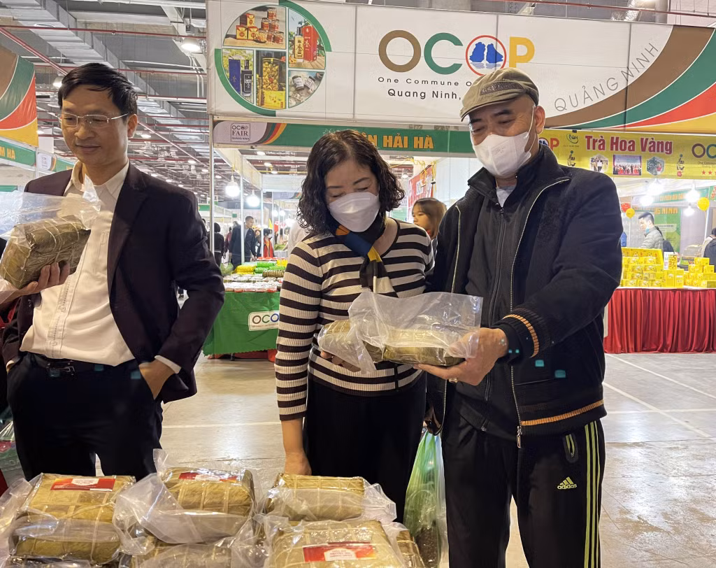 Hội chợ OCOP “hút khách” sắm Tết ảnh 4