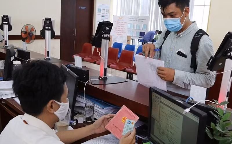Sẽ quản lý toàn bộ thông tin đăng ký thường trú, tạm trú trên Cơ sở dữ liệu quốc gia khi bỏ sổ hộ khẩu giấy từ ngày 1.1.2023. Ảnh minh hoạ: VGP