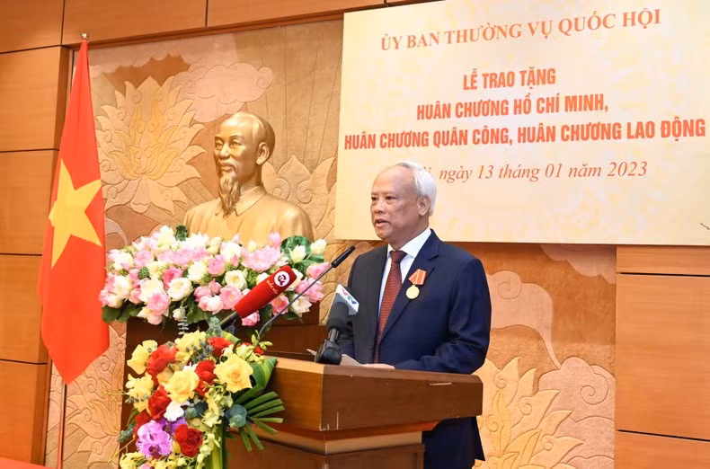 Nguyên Phó Chủ tịch Quốc hội Uông Chu Lưu phát biểu tại buổi lễ.