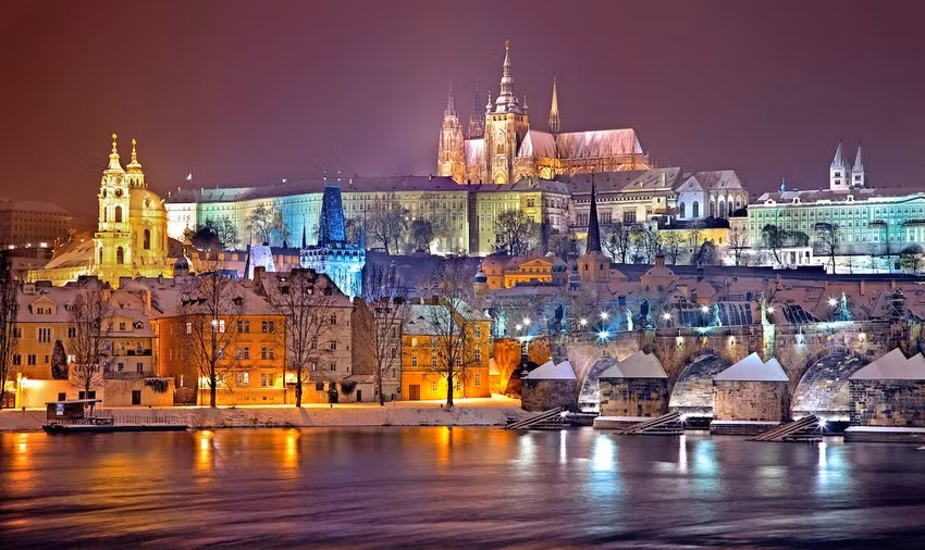 Đến Prague, Cộng hòa Séc du khách sẽ được thưởng ngoạn nhiều công trình tráng lệ. Ảnh: Thetravel.