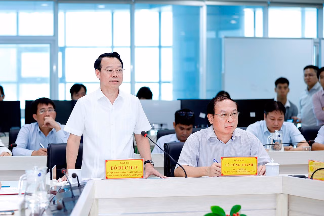 Bộ trưởng Bộ TN&amp;MT Đỗ Đức Duy phát biểu chỉ đạo tại cuộc họp