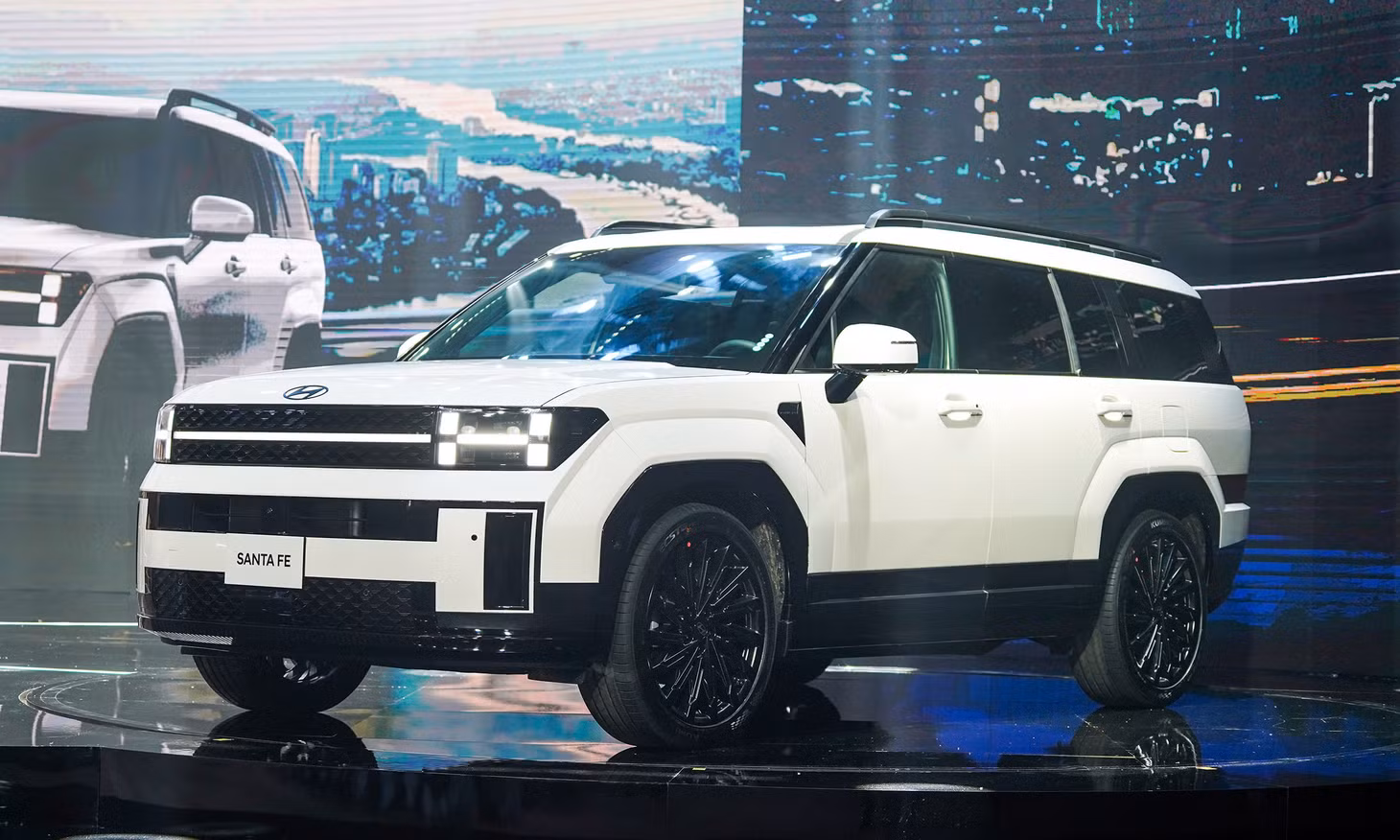 Hyundai Santa Fe thế hệ mới ra mắt thị trường Việt Nam ngày 18/9 tại TP HCM. Ảnh: Thành Nhạn