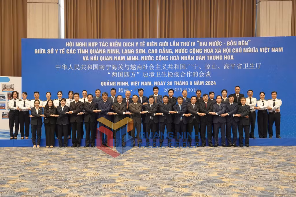 Hội nghị có sự tham gia của đại điện Sở Y tế các địa phương: Quảng Ninh, Lạng Sơn, Cao Bằng (Việt Nam) và Hải quan Nam Ninh (Trung Quốc) (9-2024). Ảnh: Nguyễn Trang
