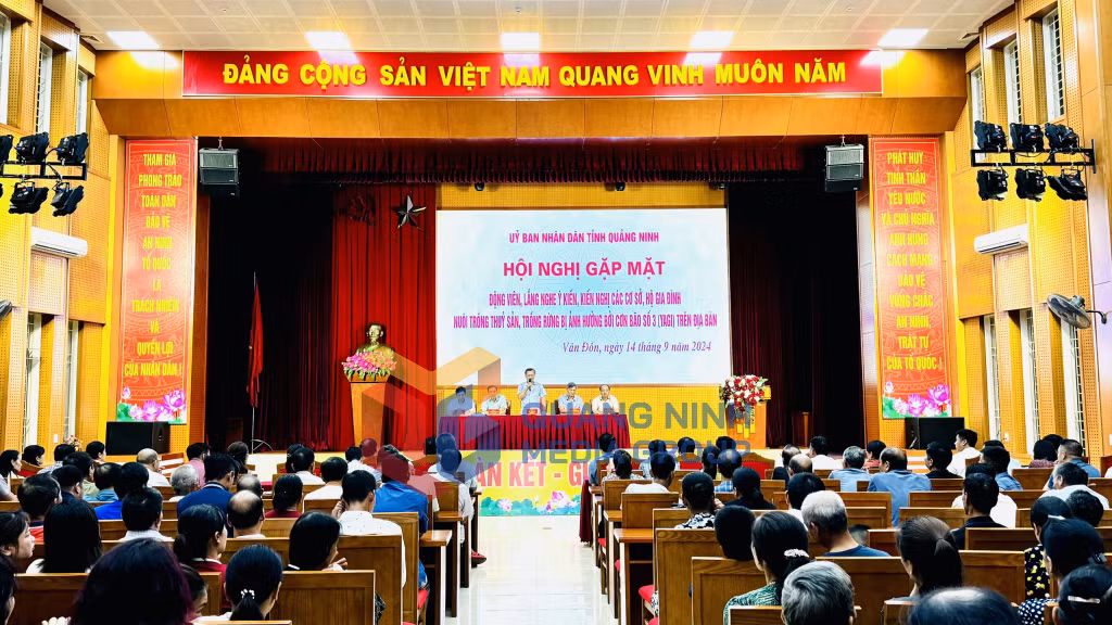 Quang cảnh hội nghị gặp mặt.
