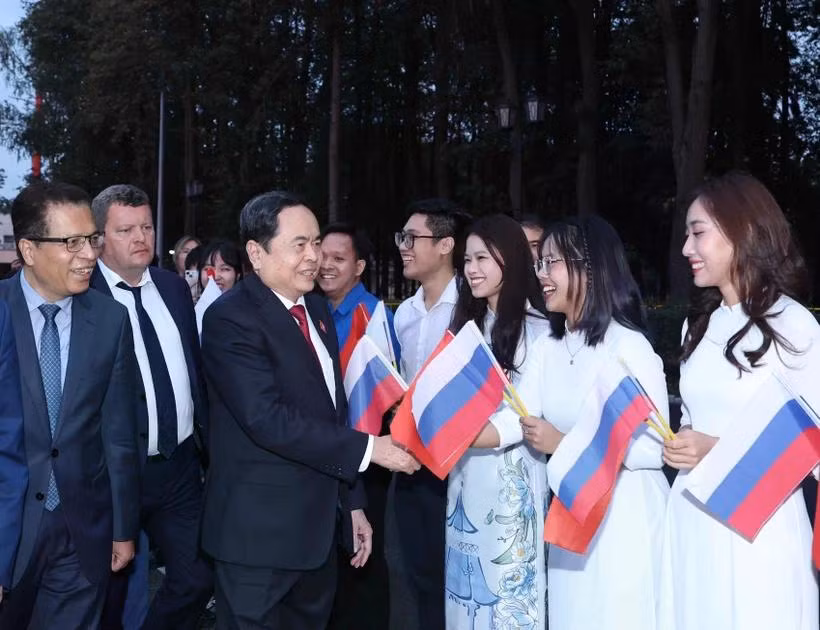 Lễ tiễn Chủ tịch Quốc hội Trần Thanh Mẫn tại sân bay Vnukovo, thủ đô Moskva, Liên Bang Nga. (Ảnh: Thống Nhất/TTXVN)