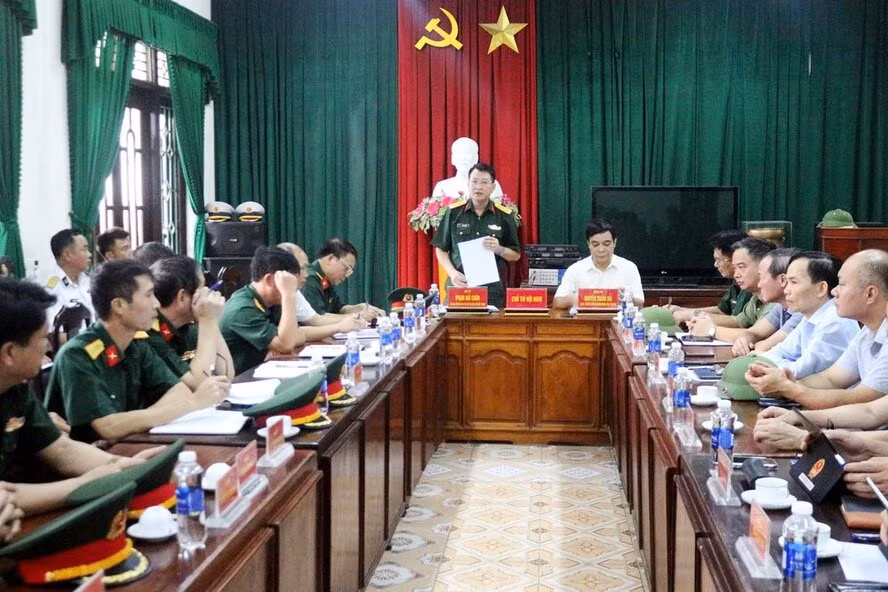 Đại tá Phạm Hải Châu phát biểu tại hội nghị. Ảnh: UBND tỉnh Phú Thọ.