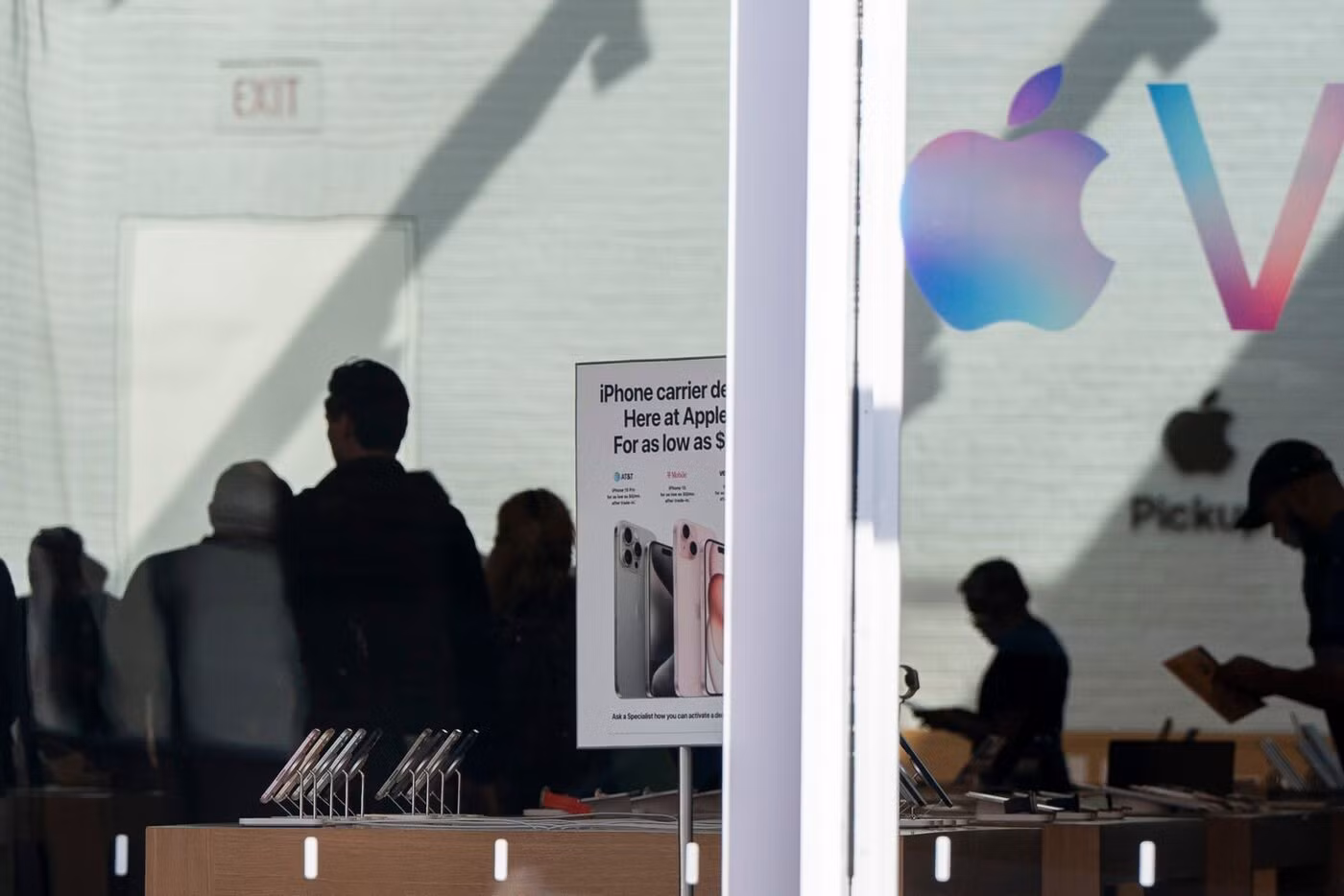 Một cửa hàng Apple tại Washington, Mỹ. Ảnh: Bloomberg