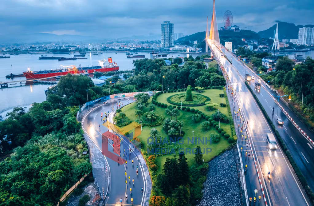 Giải VnExpress Marathon Amazing Halong 2024 (9-2024). Ảnh: Việt Anh