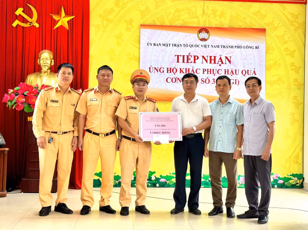 Công an tỉnh Quảng Ninh ủng hộ TP Uông Bí.