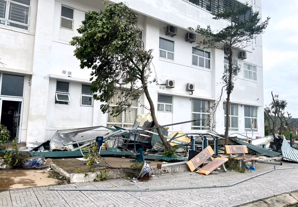 Khu vực thể dục phục hồi chức năng phục vụ bệnh nhân cũng bị phá hủy.