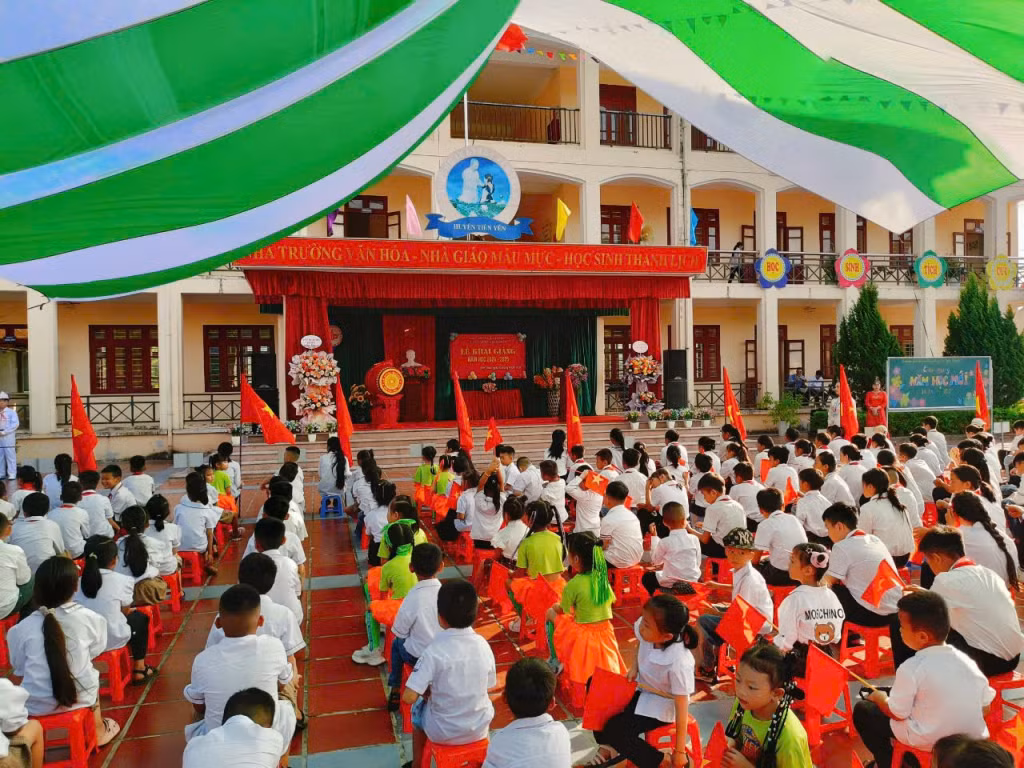 Trường TH-THCS Yên Than (huyện Tiên Yên) trong ngày khai giảng năm học 2024-2025.