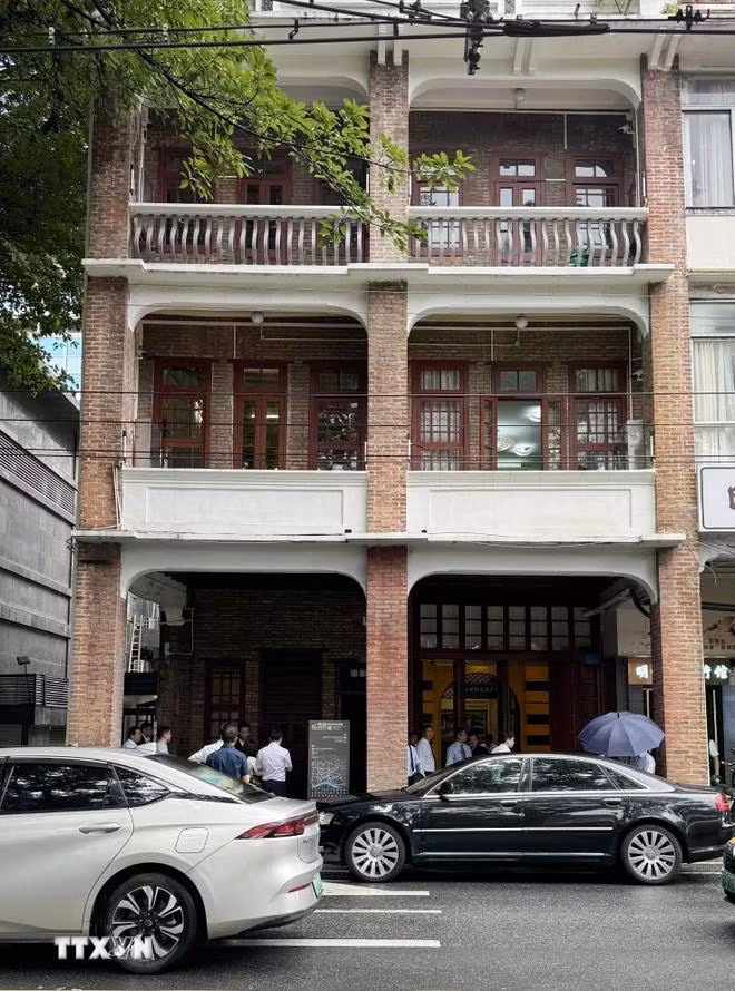 Di tích Trụ sở Hội Việt Nam Cách mạng Thanh niên tại số nhà 248 và 250 ở đường Văn Minh, quận Việt Tú, thành phố Quảng Châu, tỉnh Quảng Đông (Trung Quốc). (Ảnh: Công Tuyên/TTXVN)
