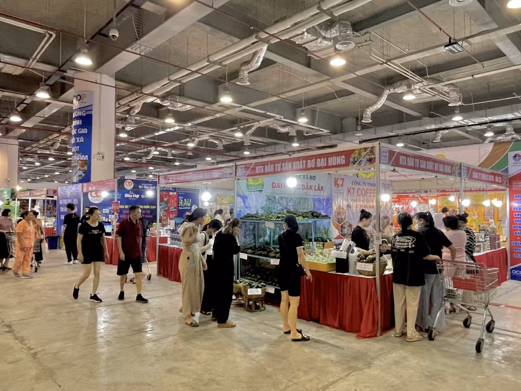 Ngoài các sản phẩm OCOP Quảng Ninh, tại hội chợ còn có rất nhiều sản phẩm OCOP đặc trưng, tiêu biểu của 39 tỉnh, thành phố trong nước, góp phần đa dạng thị trường mua sắm dịp Tết nguyên đán. 