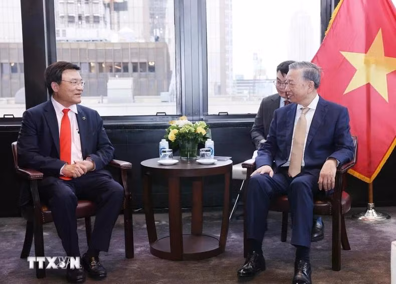 Tổng Bí thư, Chủ tịch nước Tô Lâm tiếp ông Wally Liaw, nhà sáng lập và là Phó Chủ tịch cấp cao phụ trách phát triển kinh doanh Supermicro. (Ảnh: Lâm Khánh/TTXVN)