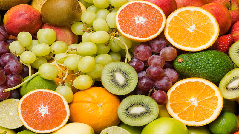 Chế độ ăn đóng vai trò trung tâm trong điều trị và có tác dụng giảm cholesterol "xấu".