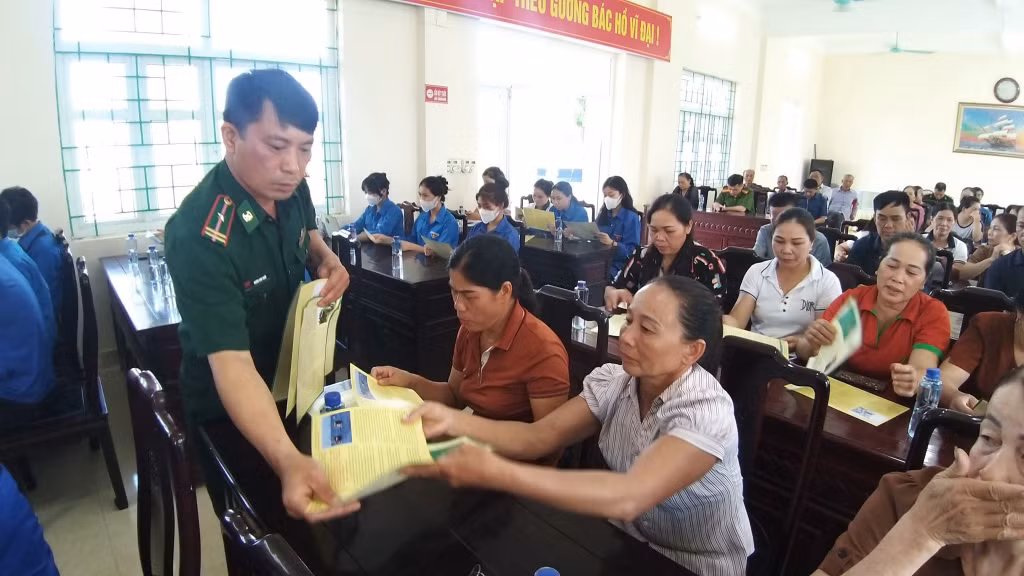 CBCS Đồn BP Bắc Sơn tuyên truyền phổ biến pháp luật cho nhân dân khu 7, phường Hải Yên (Móng Cái)