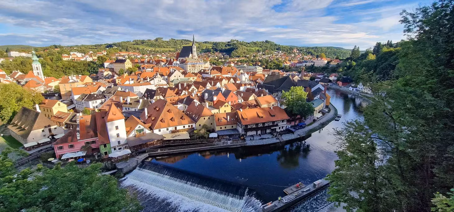 Cesky Krumlov là ngôi làng cổ nằm dòng sông Vltava, ở phía Nam Cộng hòa Séc. Ảnh: Nguyễn Tất Thịnh