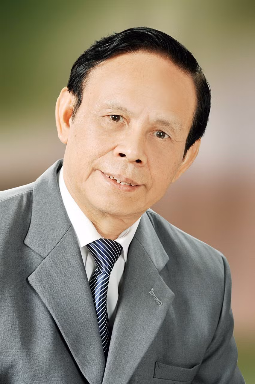 Phó Giáo sư, Tiến sĩ, Nhà báo Nguyễn Hồng Vinh