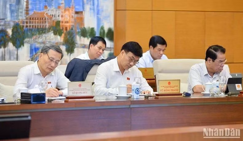 Các đại biểu dự phiên họp. (Ảnh: DUY LINH)