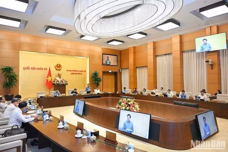 Quang cảnh phiên họp. (Ảnh: DUY LINH)