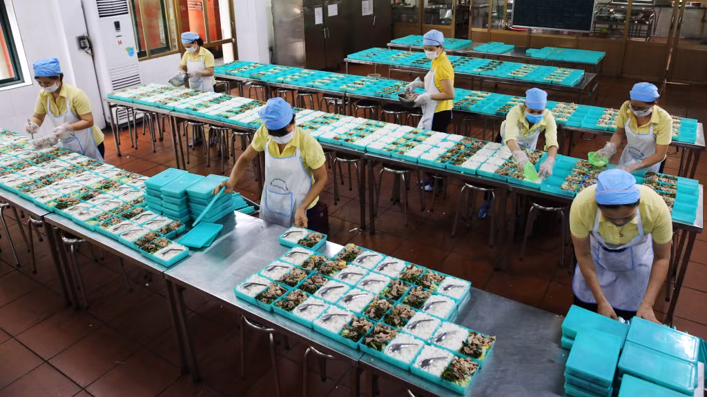 Trong suốt đợt dịch bùng phát, Than Vàng Danh đã chăm lo đầy đủ những suất cơm dinh dưỡng, chất lượng, an toàn cho công nhân.