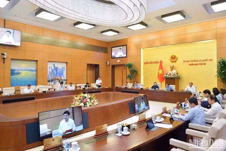Quang cảnh phiên thảo luận cho ý kiến về việc chuẩn bị Kỳ họp thứ 6, Quốc hội khóa XV. (Ảnh: DUY LINH)