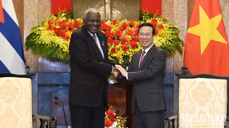 Chủ tịch nước Võ Văn Thưởng và Chủ tịch Quốc hội Cuba Esteban Lazo Hernandez. (Ảnh: DUY LINH)