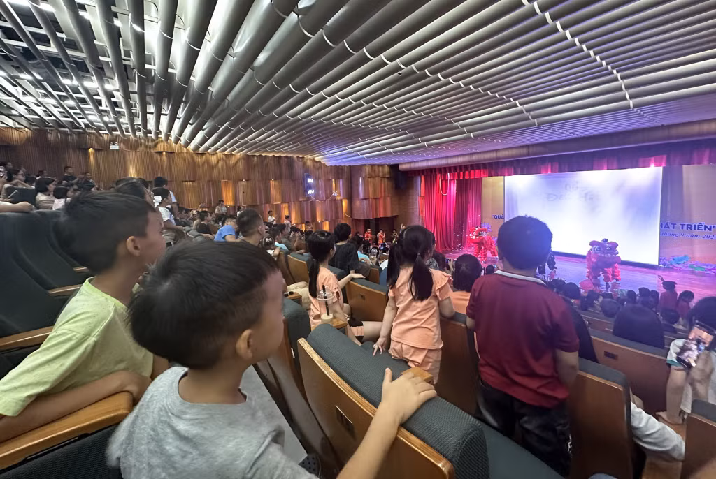 Trung tâm Truyền thông tỉnh tổ chức vui trung thu cho con em cán bộ, nhân viên Trung tâm.