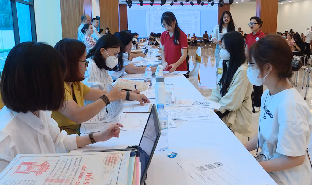Thí sinh phải đến trường nhập học trong vòng 15 ngày kể từ thời gian nhập học ghi trong giấy triệu tập trúng tuyển.