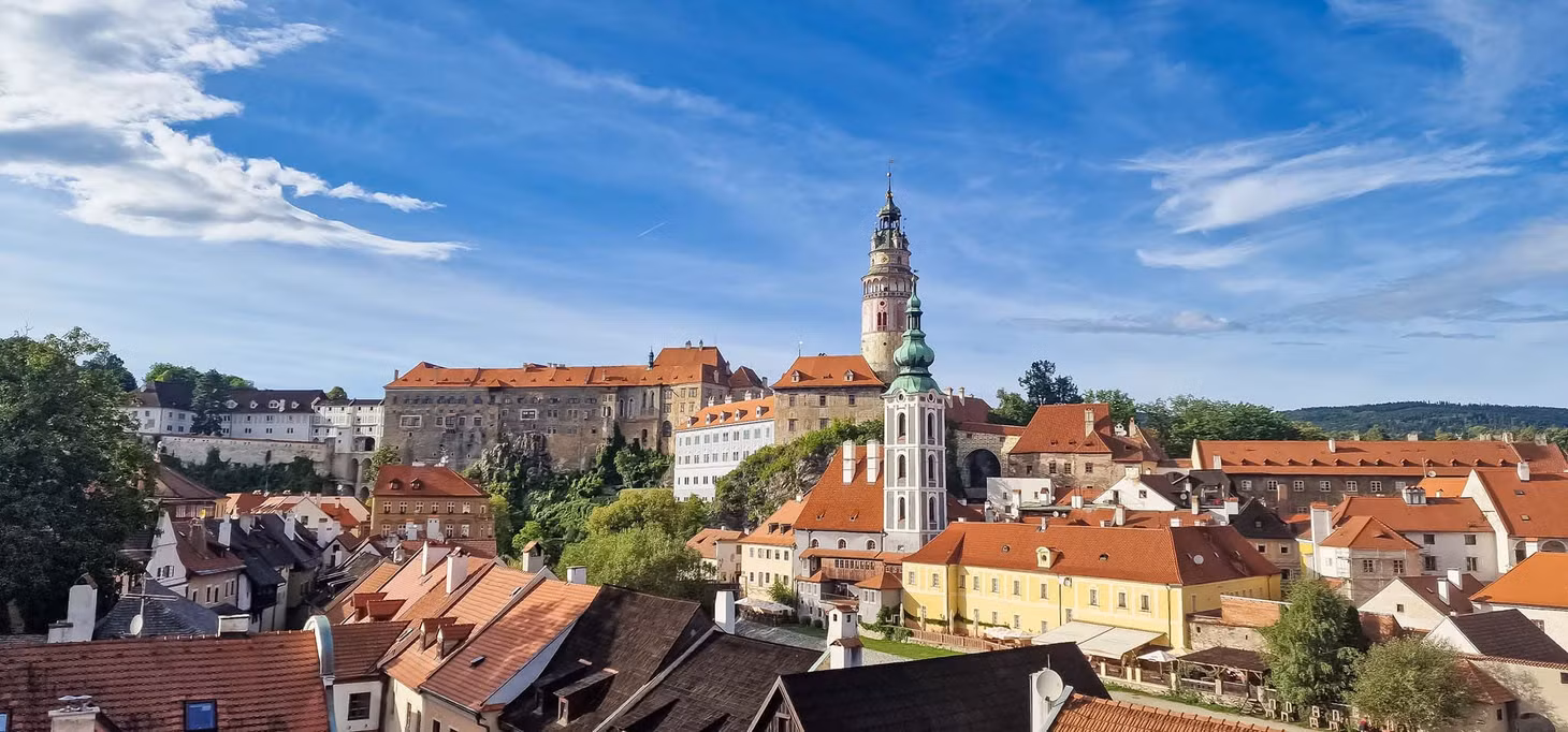 Ngoài Cesky Krumlov, khi đến Cộng hòa Séc, du khách có thể ghé thăm các điểm đến nổi bậc khác như thủ đô Praha, thành phố Karlovy Vary hay thành phố Brno. Ảnh: Nguyễn Tất Thịnh