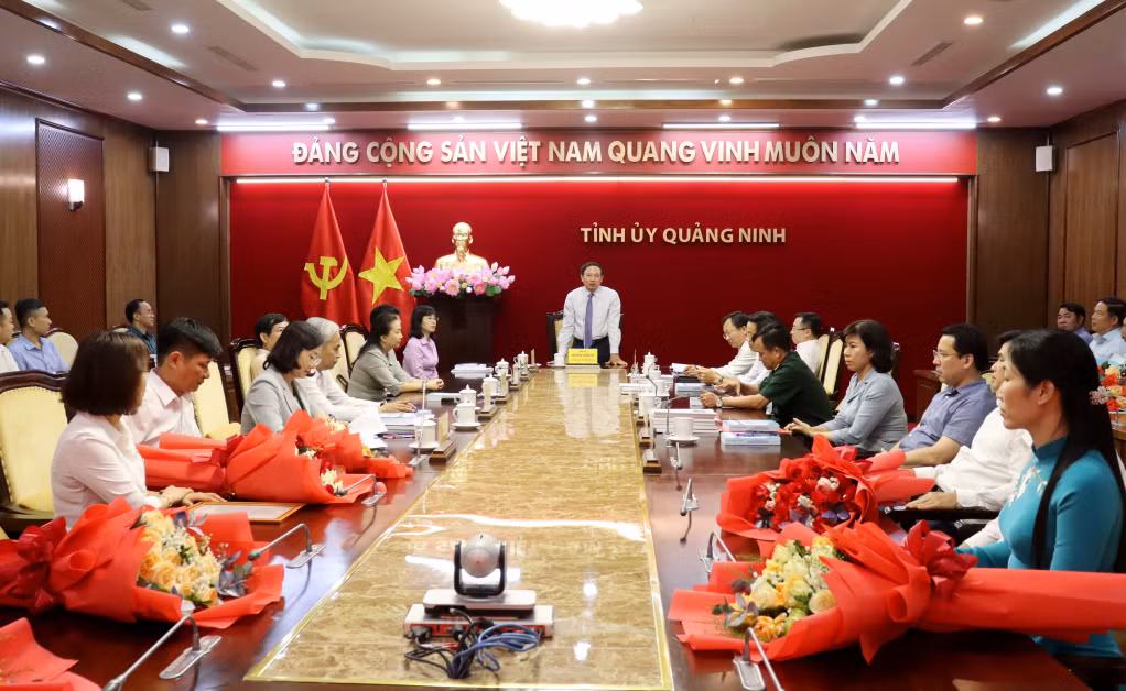 Đồng chí Nguyễn Xuân Ký, Bí thư Tỉnh ủy, Chủ tịch HĐND tỉnh, Chủ tịch Hội đồng thi tuyển phát biểu tại cuộc thi.