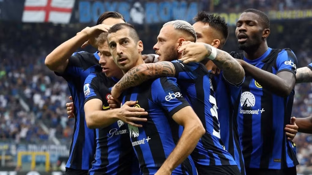 Inter giành chiến thắng đậm với tỷ số 5-1 trước AC Milan (Ảnh: Getty).