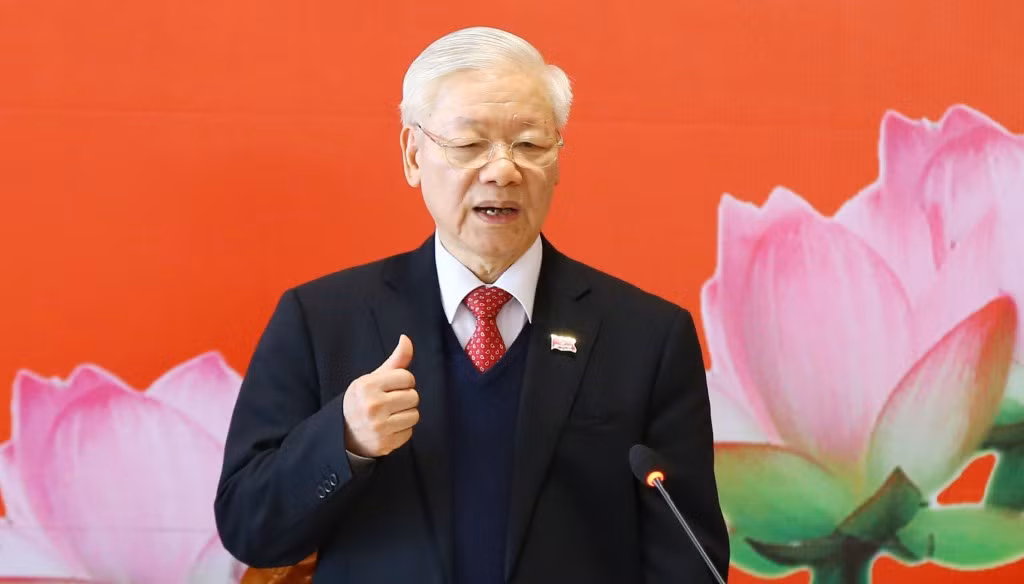 Tổng Bí thư Nguyễn Phú Trọng: "Nghề báo là nghề cao quý nhưng vô cùng gian khổ, khó khăn. Nhà báo phải hiểu đúng và nắm rất vững chức năng, nhiệm vụ của tờ báo mà mình phụng sự, cộng tác. Những người làm báo phải có cố gắng lớn, quyết tâm cao và thực sự có lòng say mê, yêu nghề, ham học hỏi và đặc biệt là có một phương pháp làm việc đúng".