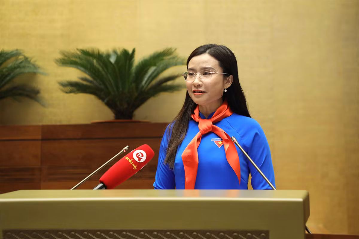 Bí thư Trung ương Đoàn, Chủ tịch Hội đồng đội Trung ương Nguyễn Phạm Duy Trang phát biểu. Ảnh: Hồ Long