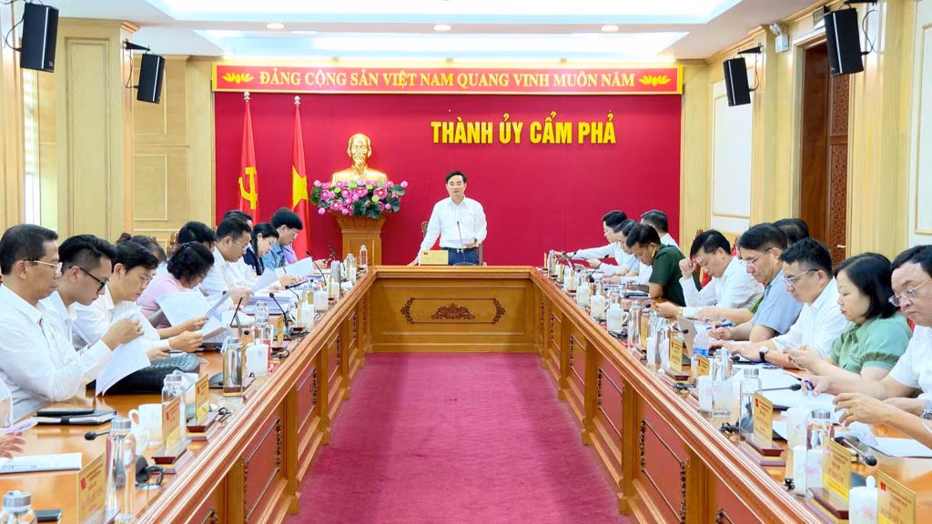 Ban Chấp hành Đảng bộ TP Cẩm Phả triển khai Kế hoạch tổ chức Đại hội đảng các cấp, tiến tới Đại hội đại biểu Đảng bộ thành phố lần thứ XXIV, nhiệm kỳ 2025 - 2030.