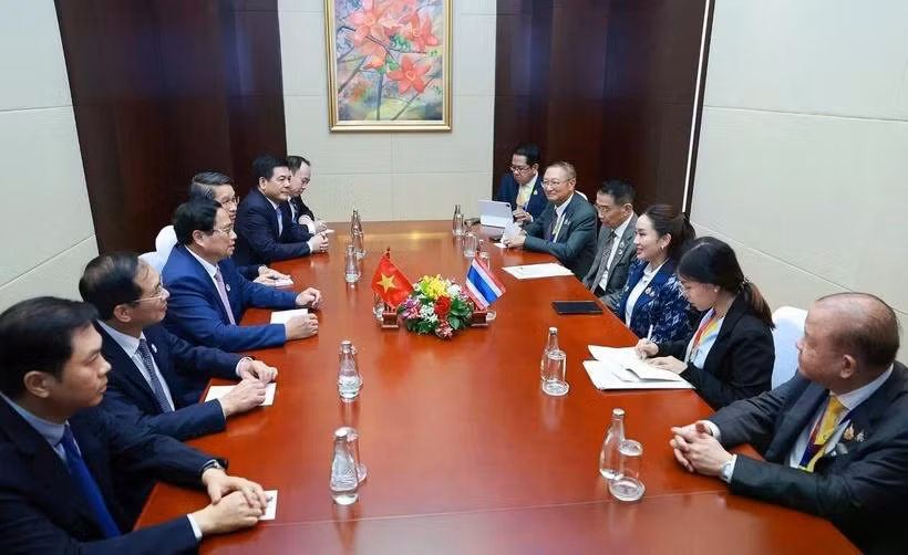 Thủ tướng Phạm Minh Chính gặp Thủ tướng Thái Lan Paetongtarn Shinawatra. (Ảnh: Dương Giang/TTXVN)