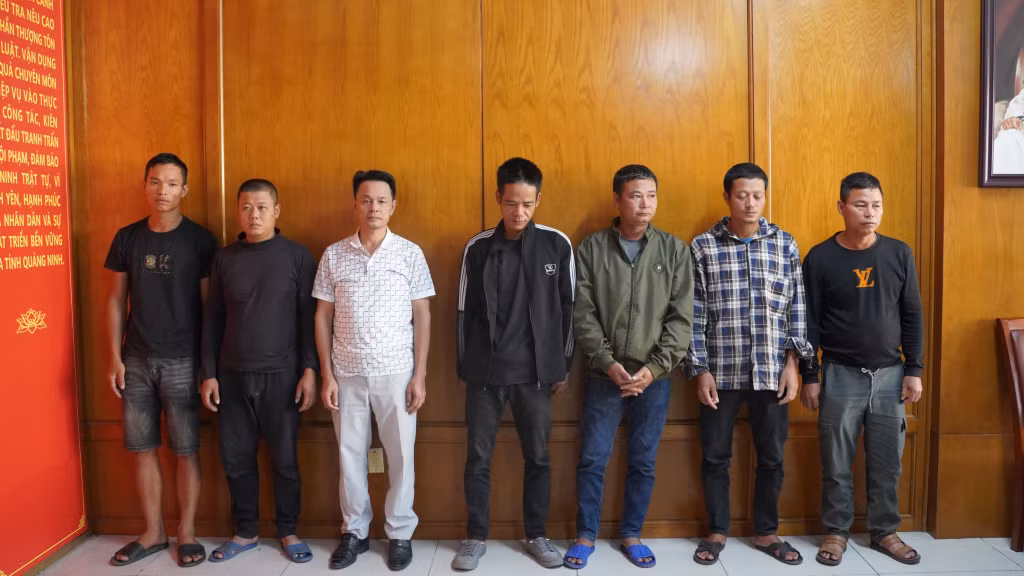 Các đối tượng bị bắt giữ tại cơ quan Công an.