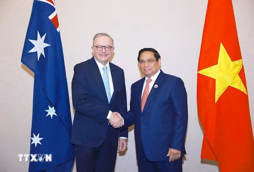 Thủ tướng Phạm Minh Chính gặp Thủ tướng Australia Anthony Albanese. (Ảnh: Dương Giang/TTXVN)
