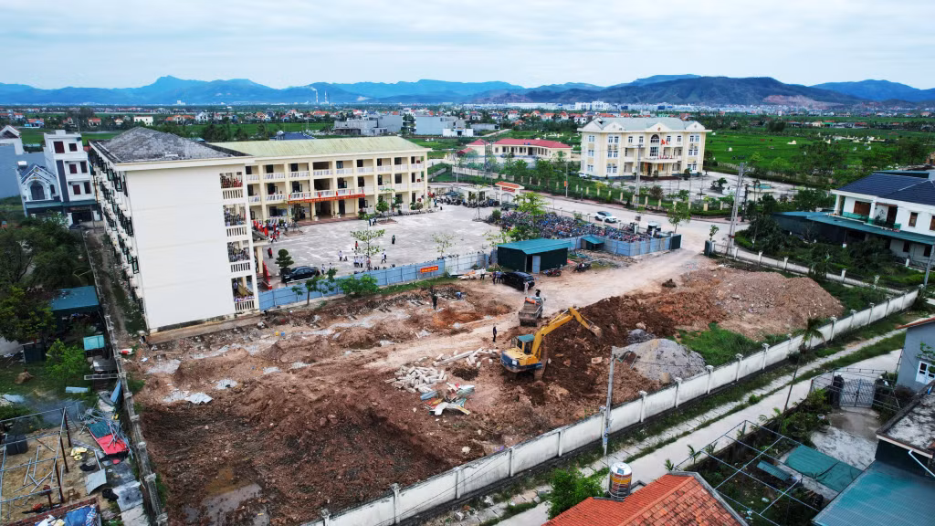 Dự án bổ sung khối nhà học tại trường THCS Hiệp Hòa đã hoàn thành thi công móng, đang tổ chức thi công các hạng mục tiếp theo