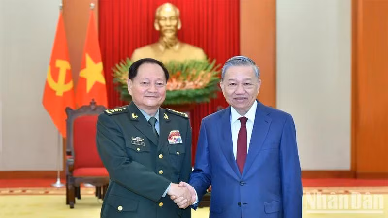 Tổng Bí thư, Bí thư Quân ủy Trung ương Tô Lâm tiếp đồng chí Thượng tướng Trương Hựu Hiệp, Ủy viên Bộ Chính trị, Phó Chủ tịch Quân ủy Trung ương Trung Quốc. (Ảnh ĐĂNG KHOA)