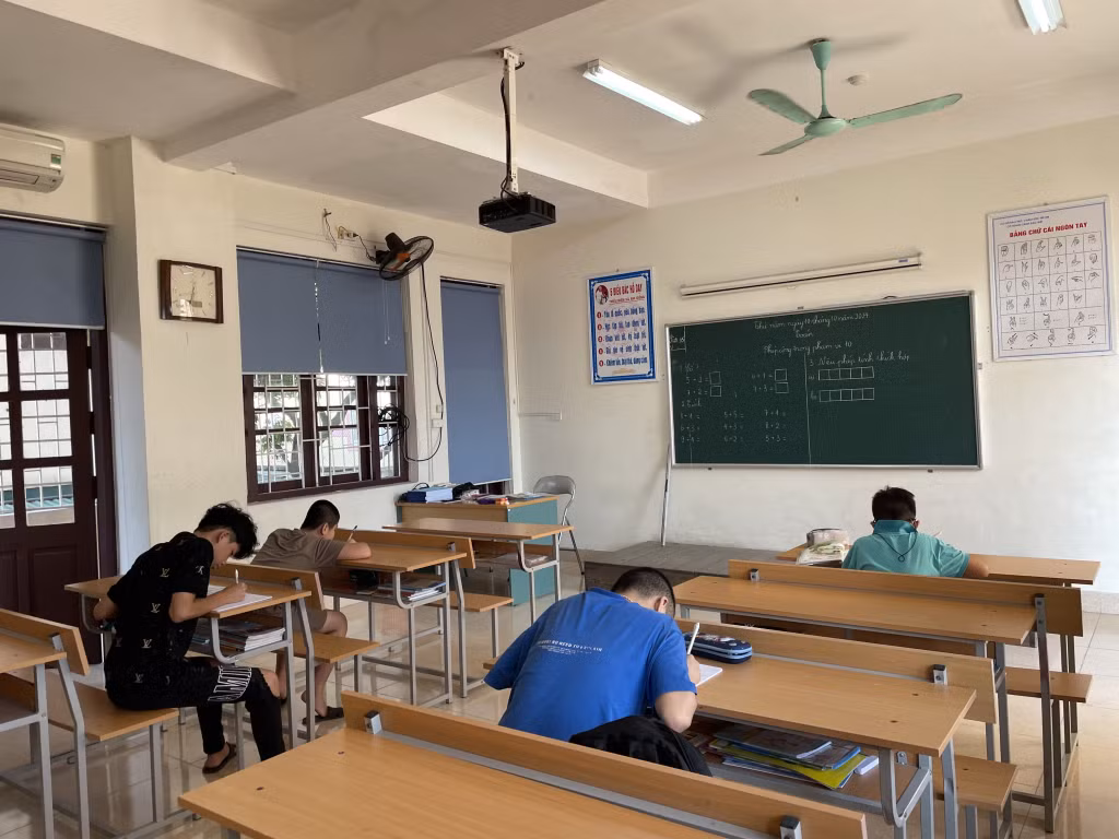 Lớp học đặc biệt cho trẻ khiếm thính tại Cơ sở Bảo trợ, chăm sóc trẻ em có hoàn cảnh đặc biệt tỉnh.