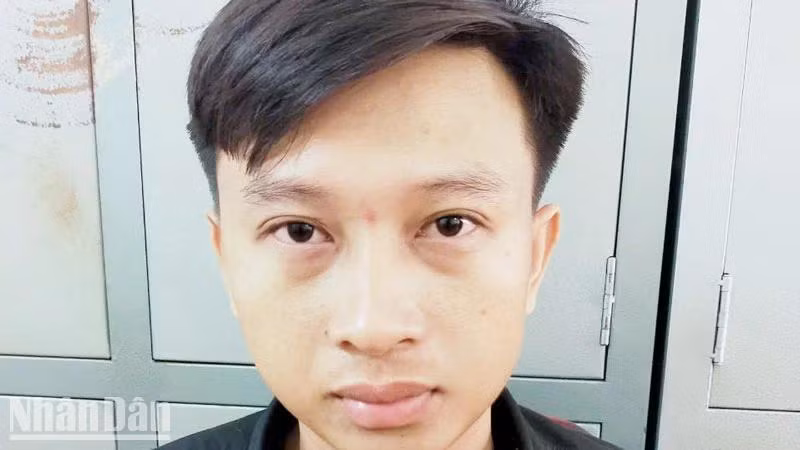 Đối tượng Trần Hoàng Dũng.