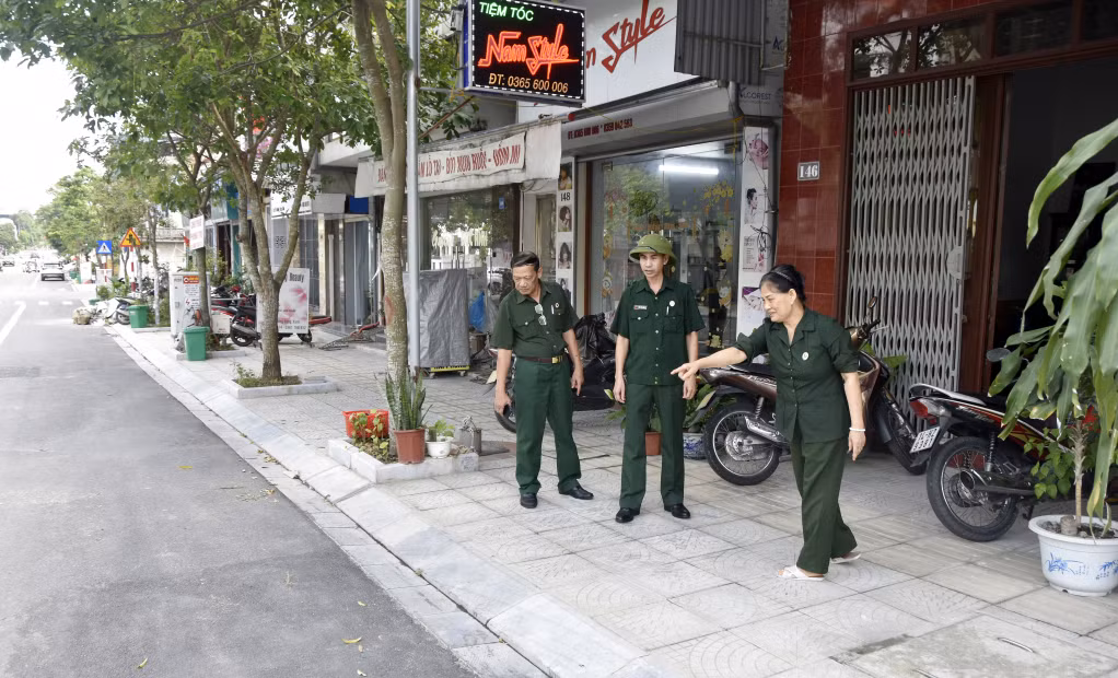 Tuyến đường Lựng Xanh - khu 5B, phường Quang Trung (TP Uông Bí) được mở rộng vỉa hè năm 2023 nhờ các hội viên CCB tham gia hiến đất.