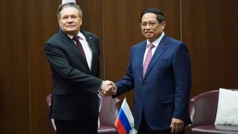 Thủ tướng Chính phủ Phạm Minh Chính và ông Alexey Likhachev, Tổng Giám đốc Tập đoàn Năng lượng Nguyên tử Quốc gia Liên bang Nga (Rosatom). (Ảnh: Anh Tú)