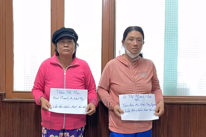 Thiều Thị Thu (trái) và Lê Thị Thanh Thảo đã lừa vay gần 3 tỉ đồng của nhiều người. Ảnh: Công an tỉnh Phú Yên