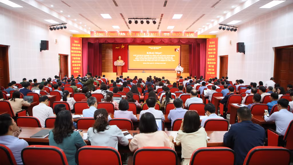 Quang cảnh hội nghị tập huấn
