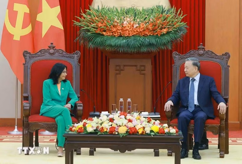 Tổng Bí thư Tô Lâm tiếp Ủy viên Bộ Chính trị Đảng Xã hội chủ nghĩa Thống nhất (PSUV), Phó Tổng thống thường trực Cộng hòa Bolivar Venezuela Delcy Rodríguez Gómez. (Ảnh: Thống Nhất/TTXVN)